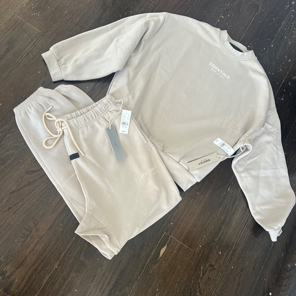 Fear of God Essentials Sweatshirt and sweatpants - Picture 2 of 4